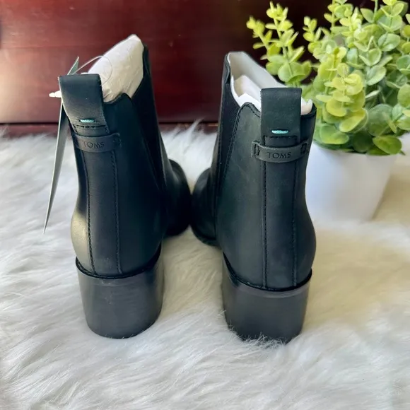 Toms Esme Black Leather Chelsea Slip On Booties Size 7