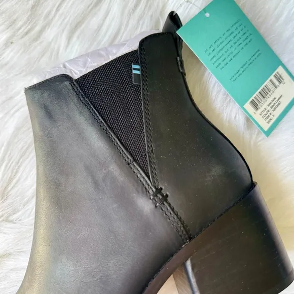 Toms Esme Black Leather Chelsea Slip On Booties Size 7