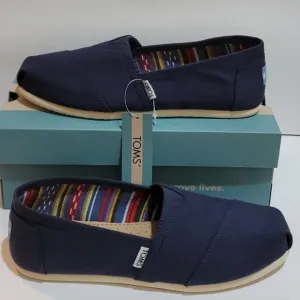 TOMS NWT in Box Navy canvas slip ons
