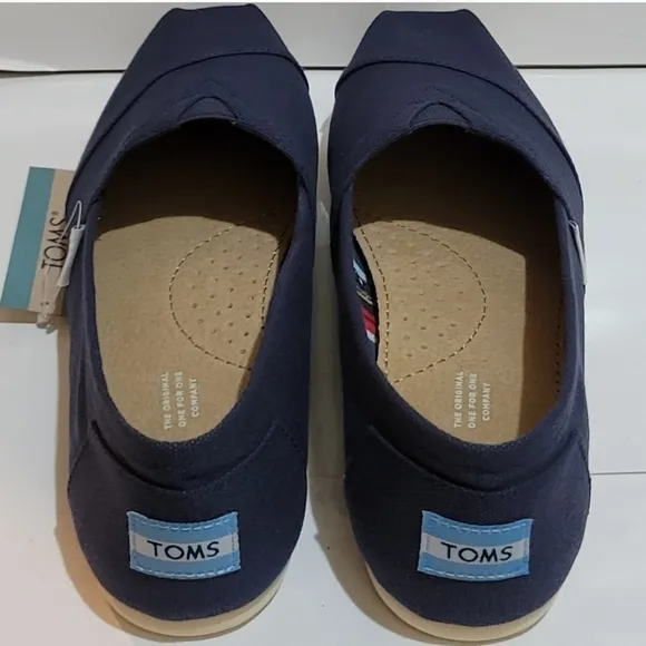 TOMS NWT in Box Navy canvas slip ons