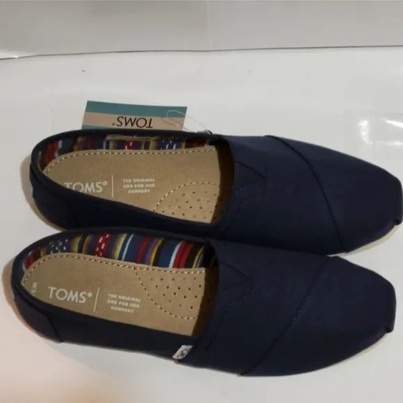 TOMS NWT in Box Navy canvas slip ons