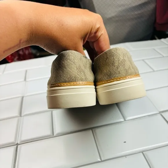 TOMS Parker Cupsole Slip-On Snakeskin print Sneaker Size 9