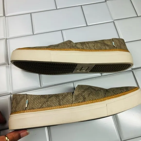 TOMS Parker Cupsole Slip-On Snakeskin print Sneaker Size 9