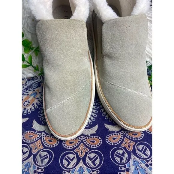 TOMS Paxton Water-Resistant Slip-Ons Size 8 GUC SB1