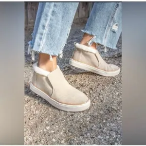 TOMS Paxton Water-Resistant Slip-Ons Size 8 GUC SB1