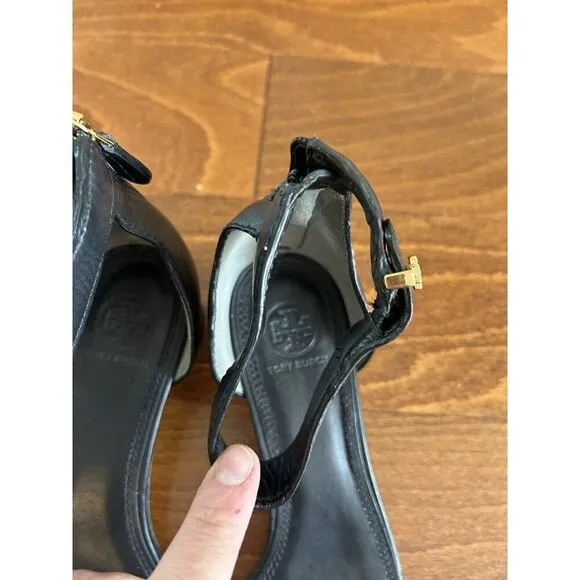 Tory Burch Black &amp; Cream Ankle Strap Leather High Heel Block Size 9 M Gold Trim