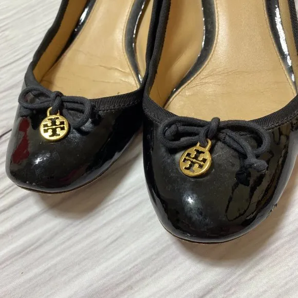 Tory Burch Black Chelsea Patent Leather Pumps Heel