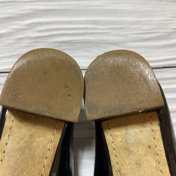 Tory Burch Black Chelsea Patent Leather Pumps Heel
