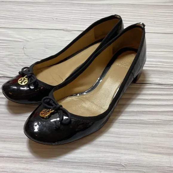 Tory Burch Black Chelsea Patent Leather Pumps Heel