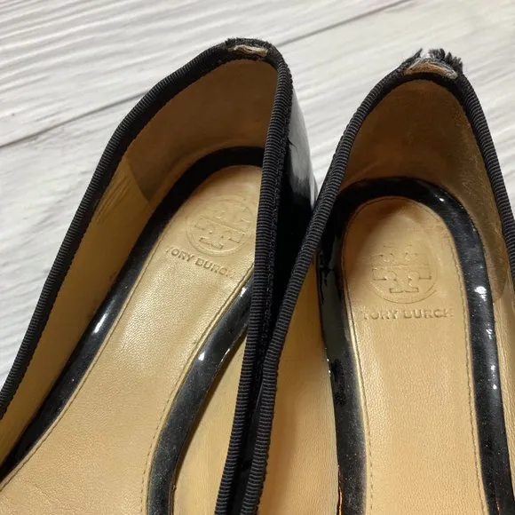 Tory Burch Black Chelsea Patent Leather Pumps Heel