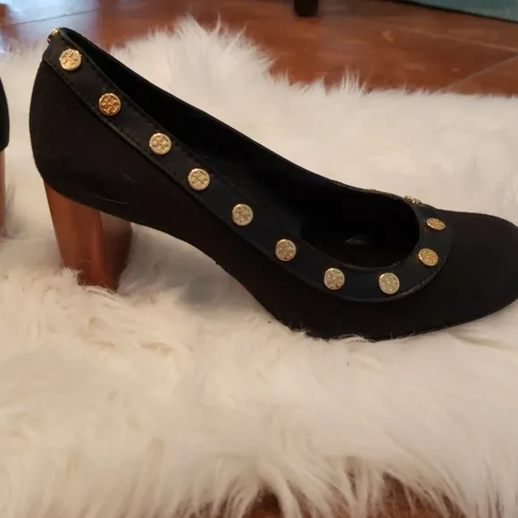 Tory Burch RARE amazing black heels w emblem gold coins