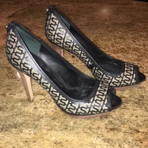 Tory Burch Reagan Heels Open Toe Stilettos Black/Cream - Size 9