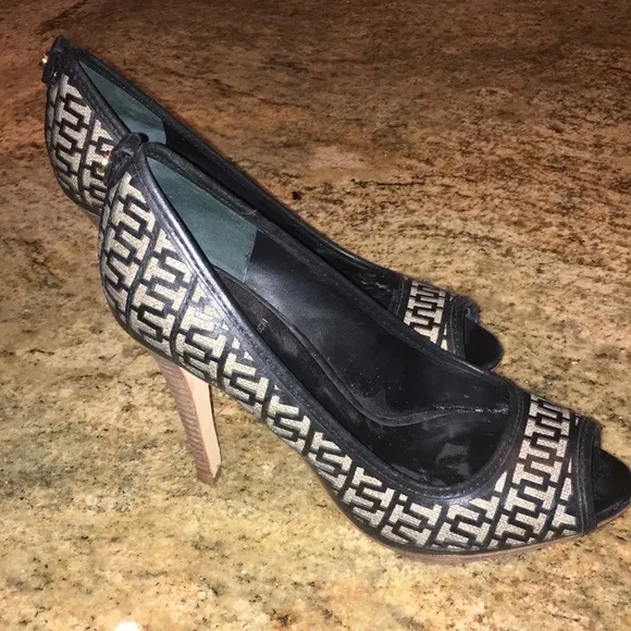 Tory Burch Reagan Heels Open Toe Stilettos Black/Cream - Size 9