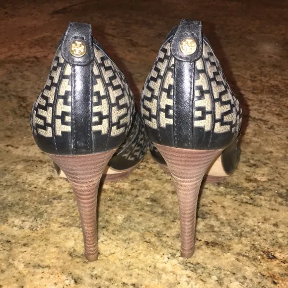 Tory Burch Reagan Heels Open Toe Stilettos Black/Cream - Size 9