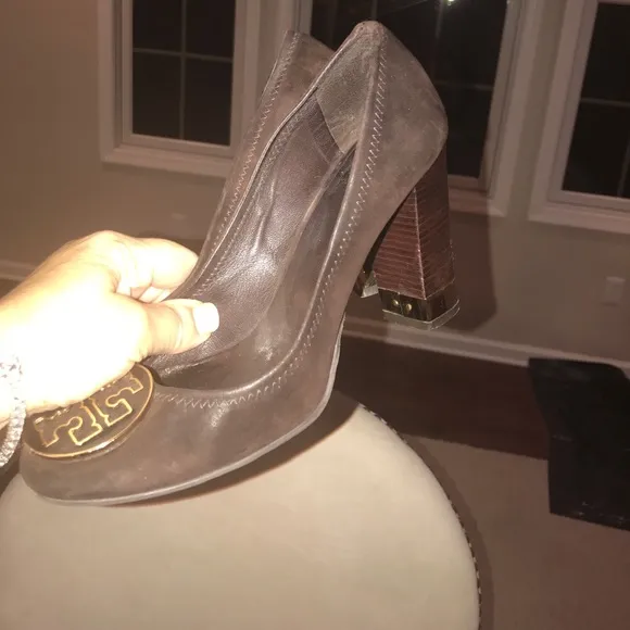 Tory Burch Reva size 9 Brown Suede Block Heels