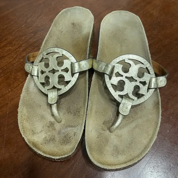 Tory Burch Sandals 9.5 Gold Miller Cloud Logo Casual Slides Spark Metallic