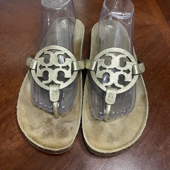 Tory Burch Sandals 9.5 Gold Miller Cloud Logo Casual Slides Spark Metallic