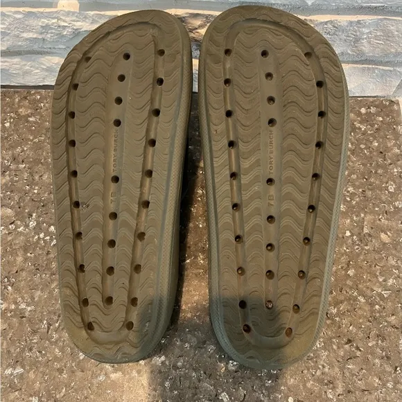 Tory Burch Shower Slides Sz 7