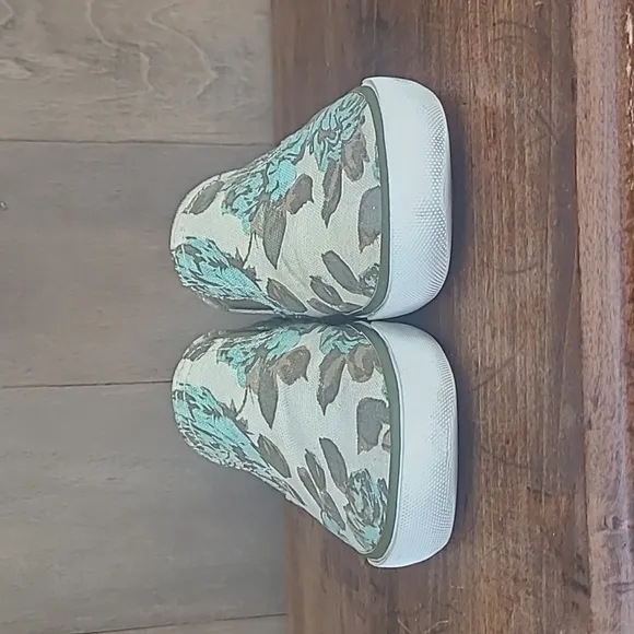 Tory Burch Sneakers Women's sz 6 Green/Cream Floral Slip On Canvas Sneaker