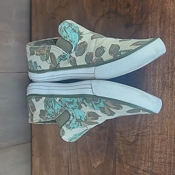Tory Burch Sneakers Women's sz 6 Green/Cream Floral Slip On Canvas Sneaker