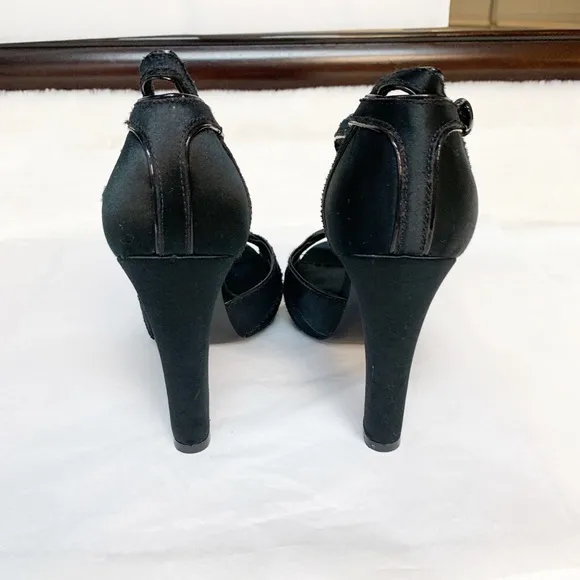 Tory Burch Strap Block Heels Size: 9
