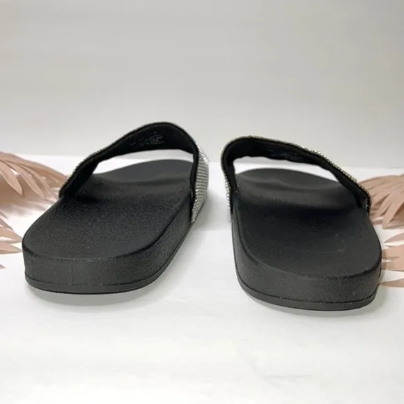 True Religion Meyer Embellished Logo Slides Size 9 NWOT
