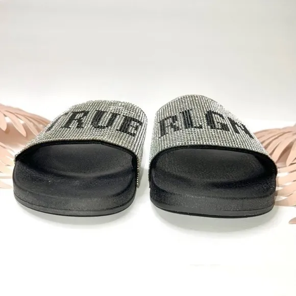 True Religion Meyer Embellished Logo Slides Size 9 NWOT