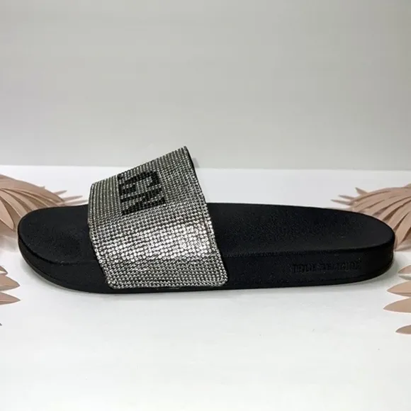 True Religion Meyer Embellished Logo Slides Size 9 NWOT