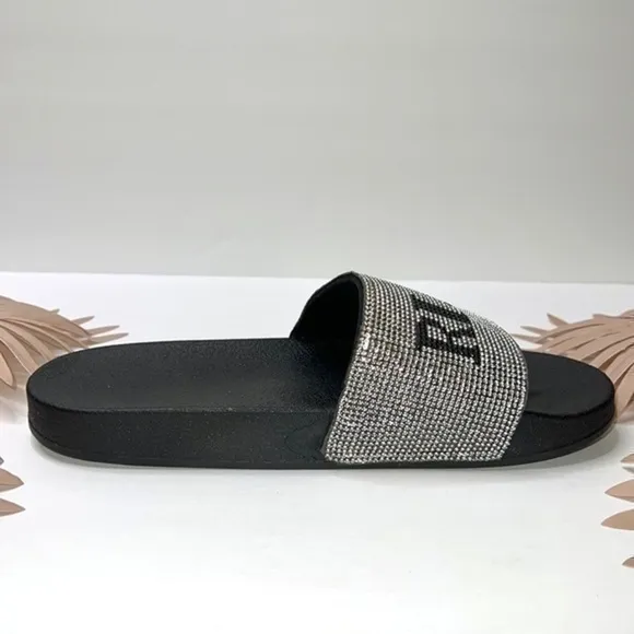 True Religion Meyer Embellished Logo Slides Size 9 NWOT