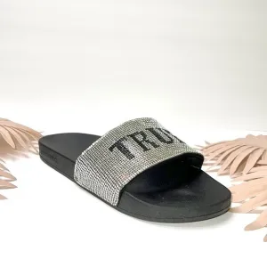 True Religion Meyer Embellished Logo Slides Size 9 NWOT