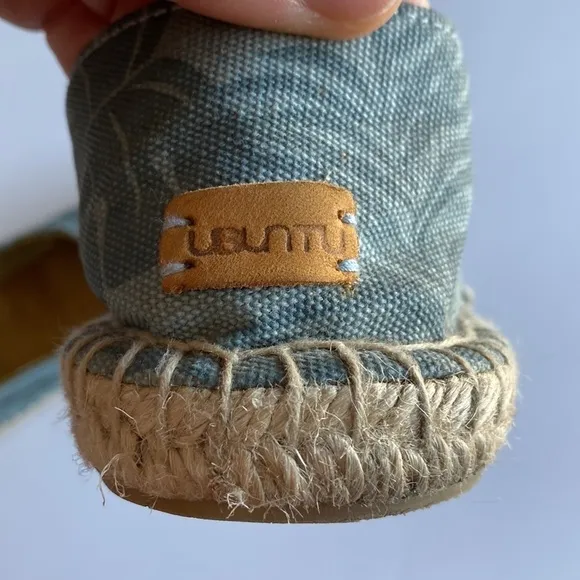 Ubuntu espadrille slip ons blue palm Sz 9 worn once canvas womens