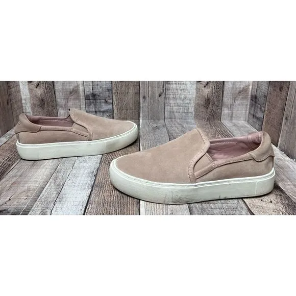 UGG Alameda Slip On Leather Sneaker sz 6