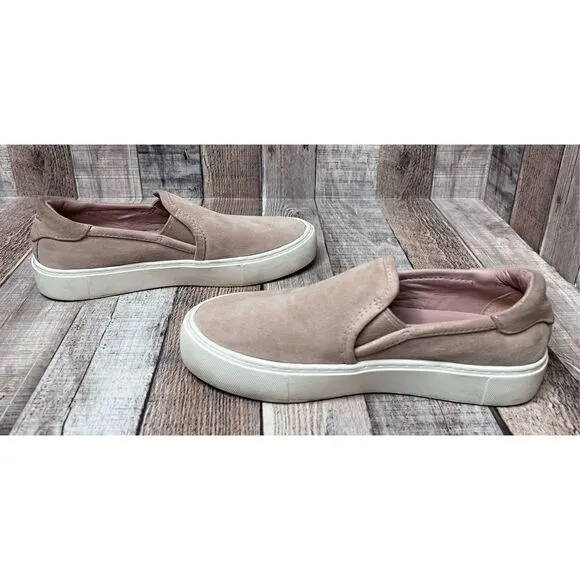 UGG Alameda Slip On Leather Sneaker sz 6