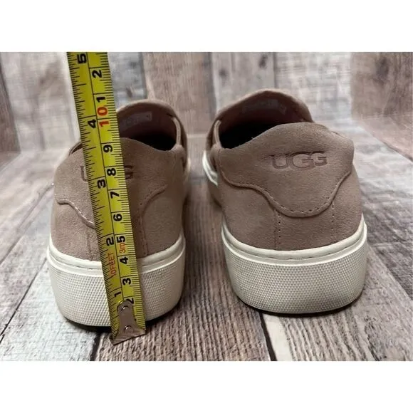 UGG Alameda Slip On Leather Sneaker sz 6