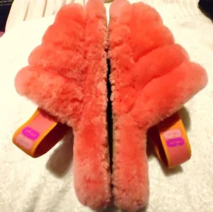UGG Fluff Yea Slides Size 6