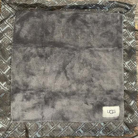 UGG -Infant Fluff Yeah Slides &amp; Logo Blanket Set-NEW in Original Box-Never Worn