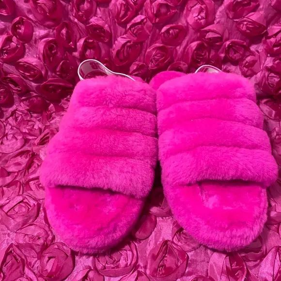 UGG Logo Fluff Yeah Fur Slides 💖