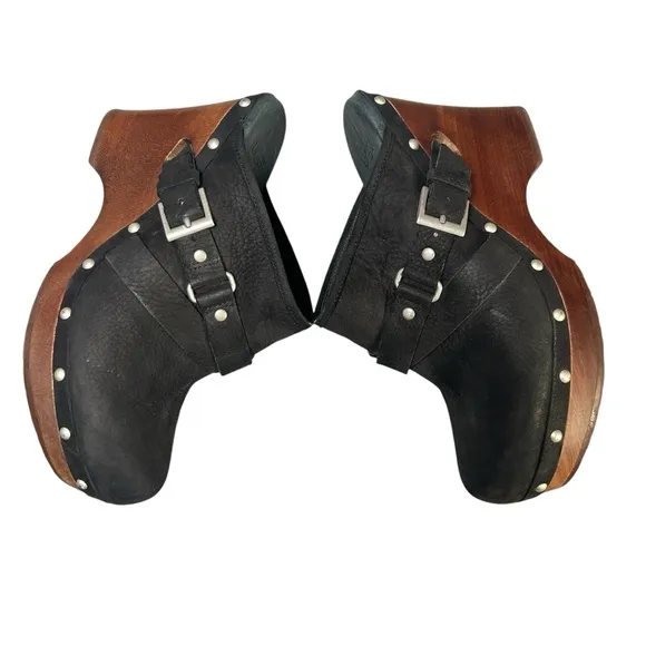 UGG Natalee Genuine Leather Sheep Skin Lined Black Studded Wedge Clogs Size 10