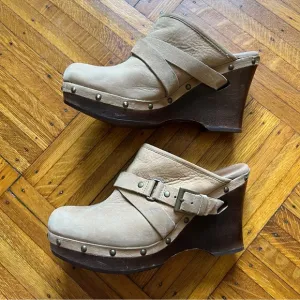 UGG Natalee Tan Platform Wood   Suede Mule Clogs