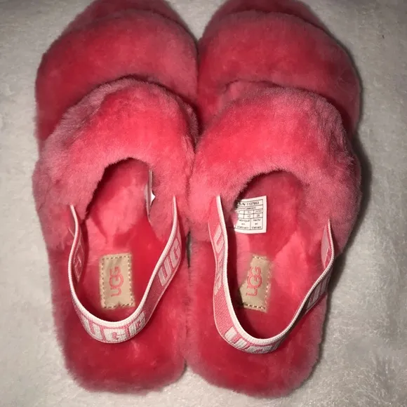 UGG OH YEAH Slides size 9 strawberry sorbet