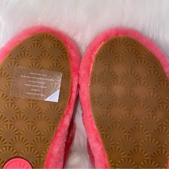 UGG OH YEAH Slides size 9 strawberry sorbet