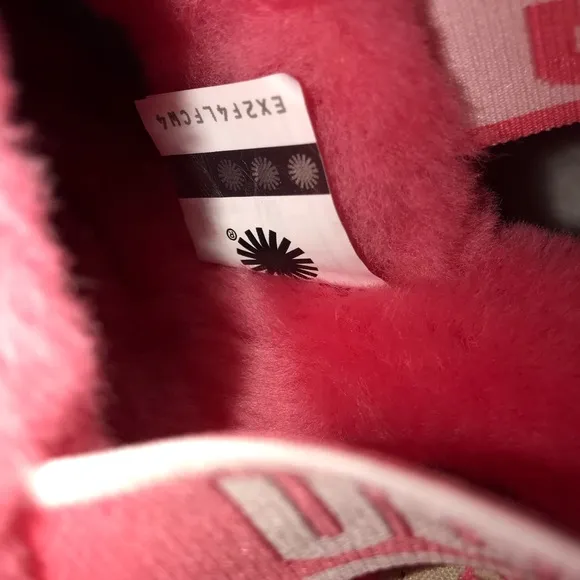 UGG OH YEAH Slides size 9 strawberry sorbet