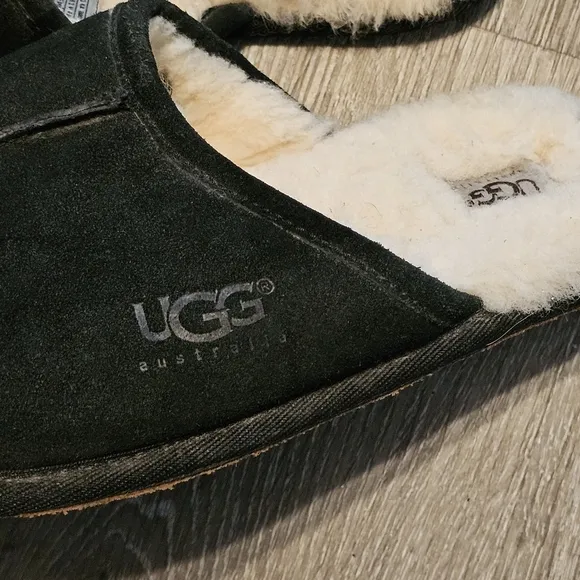 UGG Scuff Black slides slippers