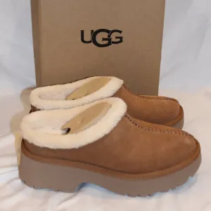 UGG WOMEN'S SUEDE COZY SHEARLING LINED CLOGS CHESTNUT NEW IN BOX!