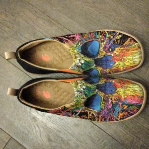 UIN &quot;NO BODY&quot; Painted Art Slip-On Sneakers