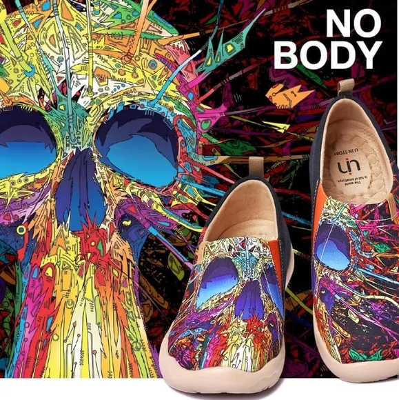 UIN &quot;NO BODY&quot; Painted Art Slip-On Sneakers