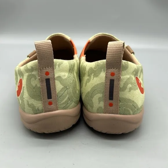 UIN Toledo Chang Thai Elephant Slip On Canvas Shoe 8.5 Green