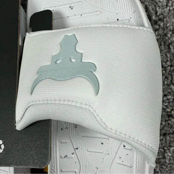 Under Armour Project Rock 3 Mens Slides Sandals White Gray Size 11 3026034-100