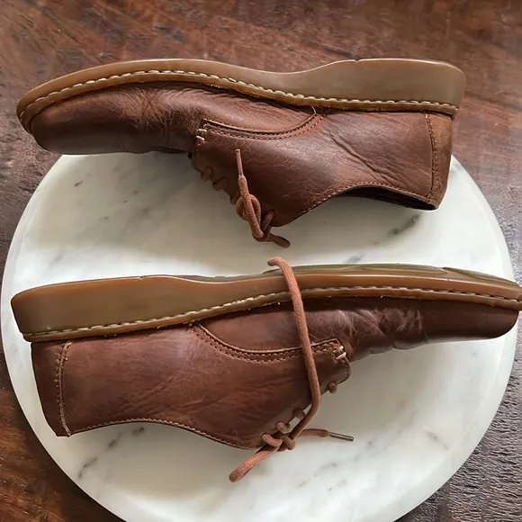 Unisex M-8/W-41 Vintage BORN Ravine Brown Pebbled Leather Lace-Up Oxfords