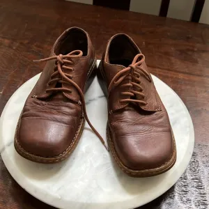 Unisex M-8/W-41 Vintage BORN Ravine Brown Pebbled Leather Lace-Up Oxfords